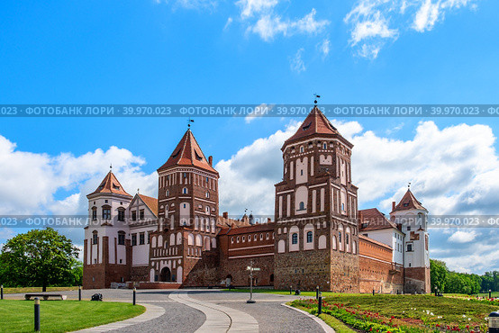 Mir Castle in Minsk region - historical heritage of Belarus. (2022 год). Стоковое фото, фотограф Татьяна  Бральнина / Фотобанк Лори