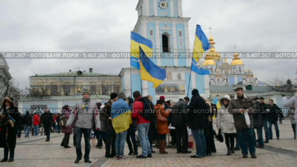 Митинг возле Михайловского монастыря ("Евромайдан") в связи с приостановкой рассмотрения вопроса об ассоциации Украины с Евросоюзом (01.12.13) (2013 год). Редакционное видео, видеограф FMRU / Фотобанк Лори
