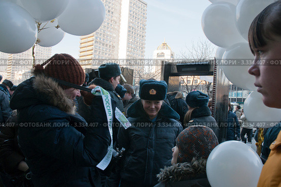 Митинг "За честные выборы" на Новом Арбате. 10 марта 2012. Веселые полицейские будни. Редакционное фото, фотограф Ирина Фирсова / Фотобанк Лори
