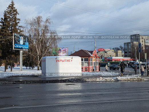 Мобильное укрытие от ракетного удара в Пензе. Стоковое фото, фотограф Юлия Юриева / Фотобанк Лори