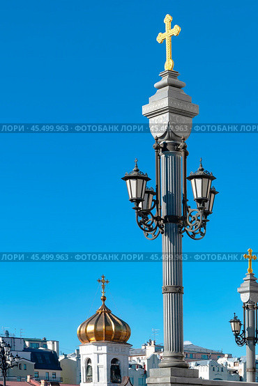 Moscow. Russia - Mart 15, 2022: Lantern of the Cathedral of Christ the Savior. Редакционное фото, фотограф Зобков Юрий / Фотобанк Лори