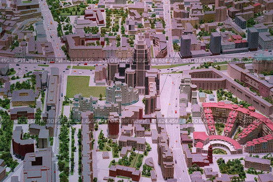 Moscow, Russia - May 19, 2019: The architectural Grand maket, layout of buildings, roads. Bird's eye view. Garden Ring, Sadovoye Koltso - circular ring road avenue. Multifunctional complex Oruzheyniy. Редакционное фото, фотограф YuryKara / Фотобанк Лори