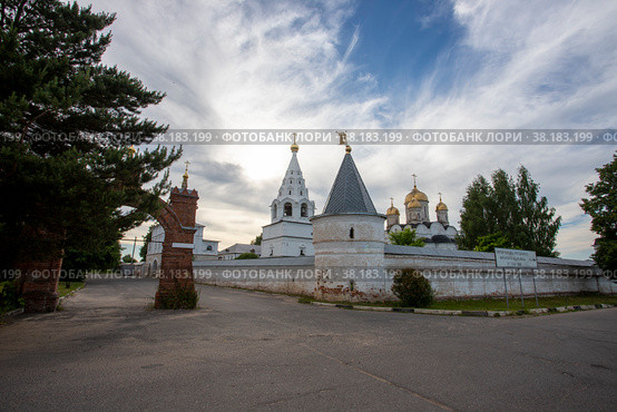 Московская область, город Можайск. Лужецкий Ферапонтов мужской монастырь (2022 год). Редакционное фото, фотограф Литвяк Игорь / Фотобанк Лори