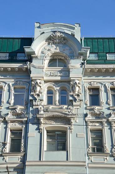 Москва, Доходный дом с магазинами И. П. Бутикова — М. И. Мишина, элементы декора (2015 год). Стоковое фото, фотограф Овчинникова Ирина / Фотобанк Лори