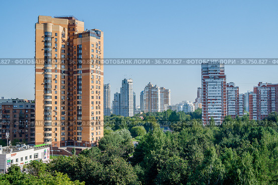 Москва, Фили-Давыдково, улица Нежинская, дом 8 корпус 4 (2021 год). Редакционное фото, фотограф glokaya_kuzdra / Фотобанк Лори