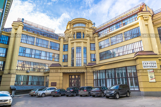 Москва. Галерея Вхутемас (Gallery VKHUTEMAS). Музей Московского архитектурного института в Мещанском районе. Улица Рождественка, дом 11, стр.4. (2019 год). Редакционное фото, фотограф Владимир Сергеев / Фотобанк Лори