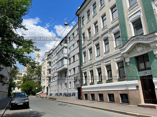 Москва, Голиковский переулок, дом 7. Доходный дом 1913 года (2022 год). Редакционное фото, фотограф Овчинникова Ирина / Фотобанк Лори
