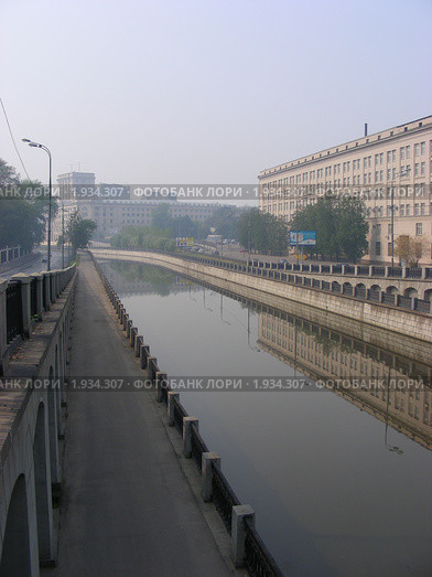 Москва. Городской пейзаж. Вид на Лефортовскую набережную (2010 год). Редакционное фото, фотограф lana1501 / Фотобанк Лори
