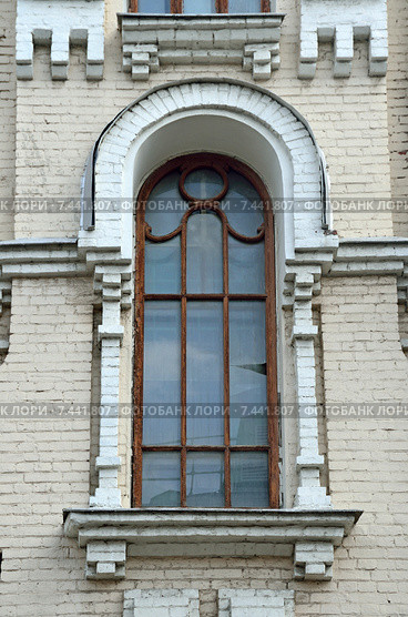 Москва, Малый Ивановский переулок, дом 6. Дом А. Н. Кучумова, 1907, арх. Ф. Ф. Воскресенский. Окно (2015 год). Стоковое фото, фотограф Овчинникова Ирина / Фотобанк Лори
