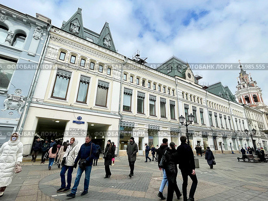 Москва, Никольская улица, дом 7-9, строение 4. Торговые ряды Заиконоспасского монастыря, 1895–1897 гг постройки. Редакционное фото, фотограф Овчинникова Ирина / Фотобанк Лори