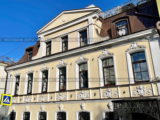 Москва, Петровский переулок, дом 10, строение 2. Флигель усадьбы Кирьяковых (2021 год). Редакционное фото, фотограф Овчинникова Ирина / Фотобанк Лори