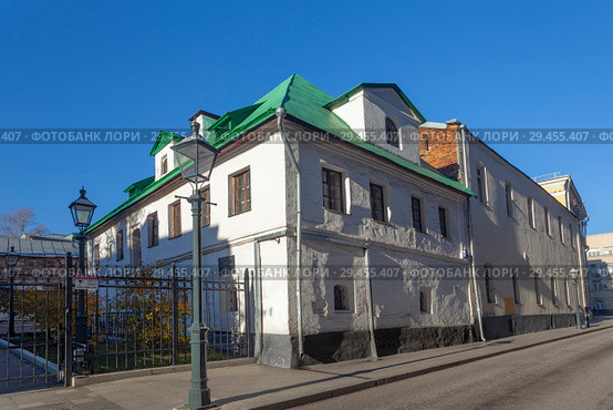 Москва. Староваганьковский переулок, 23, стр.1.  Палаты Александровского подворья (2018 год). Стоковое фото, фотограф Татьяна Белова / Фотобанк Лори