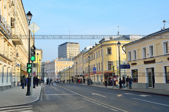 Москва, улица Маросейка в историческом центре Москвы (2014 год). Редакционное фото, фотограф Овчинникова Ирина / Фотобанк Лори