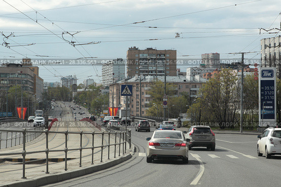 Москва улица Стромынка в районе Яузы (2017 год). Редакционное фото, фотограф Дмитрий Неумоин / Фотобанк Лори