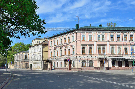 Москва, улица Воронцово Поле, усадьбы первой половины 19 века (2015 год). Редакционное фото, фотограф Овчинникова Ирина / Фотобанк Лори