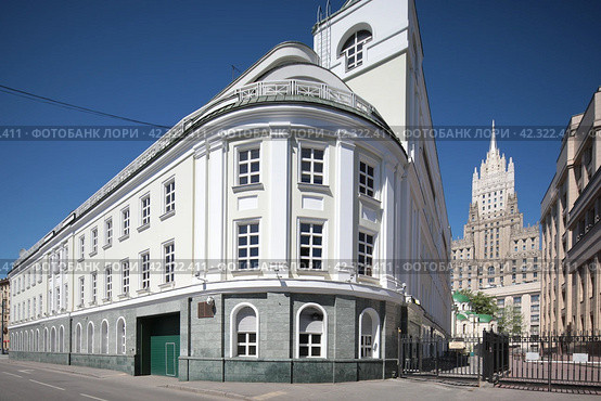 Москва, вид на МИД со стороны улицы Глазовский переулок (2019 год). Редакционное фото, фотограф Дмитрий Неумоин / Фотобанк Лори