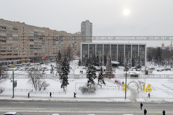 Москва, вид на Семёновский сквер зимой (2016 год). Редакционное фото, фотограф Дмитрий Неумоин / Фотобанк Лори