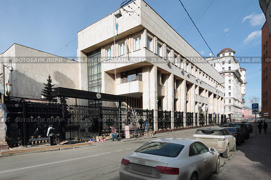 Москва, здание посольства республики Узбекистан, Погорельский переулок (2017 год). Редакционное фото, фотограф Дмитрий Неумоин / Фотобанк Лори