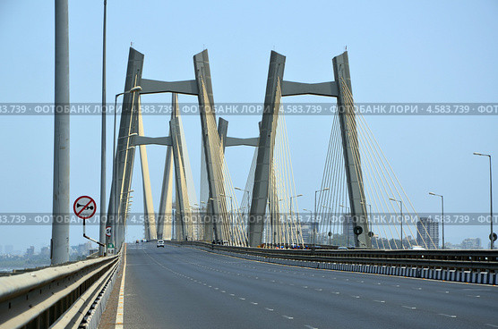 Мост Бандра-Ворли (Bandra-Worli sea link) в Бомбее, Индия (2013 год). Стоковое фото, фотограф Светлана Колобова / Фотобанк Лори