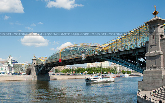 Мост Богдана Хмельницкого. Москва (2011 год). Редакционное фото, фотограф E. O. / Фотобанк Лори