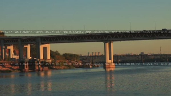 Мост Метромост через реку Ока. Город Нижний Новгород, Россия (2024 год). Редакционное видео, видеограф Неведицына Елена / Фотобанк Лори