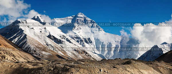 Mount Everest, North Face, view from tibetan base camp. Стоковое фото, агентство Ingram Publishing / Фотобанк Лори