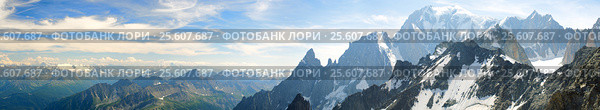 Mountain range of the Mont Blanc. Стоковое фото, фотограф Николай Михальченко / Фотобанк Лори