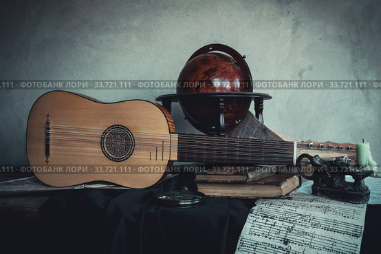 Musical still life with renaissance vihuela. Стоковое фото, фотограф Дмитрий Черевко / Фотобанк Лори