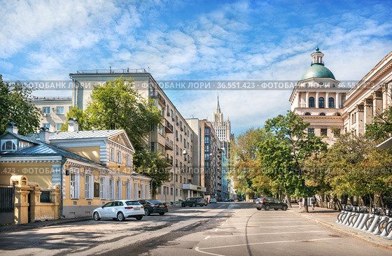 Музей Герцена в переулке Ситцев Вражек в Москве (2021 год). Редакционное фото, фотограф Baturina Yuliya / Фотобанк Лори