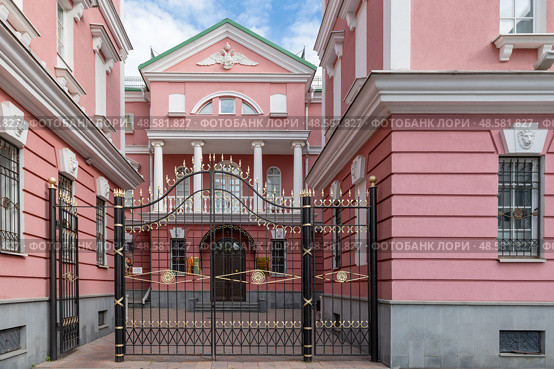 Музей сословий России. Расположен в особняке, построенном по эскизам художника Ильи Глазунова. Улица Волхонка, 13, стр. 2. Москва. Редакционное фото, фотограф Pukhov K / Фотобанк Лори