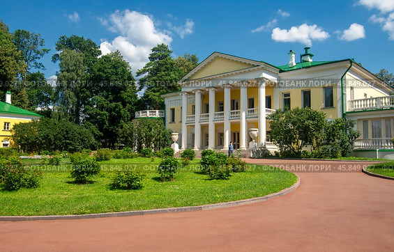 Музей-усадьба "Горки ленинские", (2024 год). Редакционное фото, фотограф Олег Пученков / Фотобанк Лори