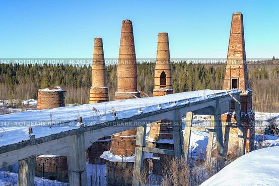 На руинах старого мраморно-известкового завода. Рускеала, Карелия. Стоковое фото, фотограф Анна Карасева / Фотобанк Лори