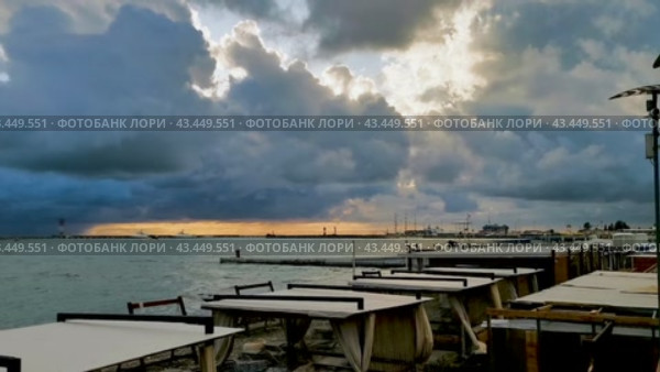 Набережная Черного моря. Пляж цирк. закат (2024 год). Стоковое видео, видеограф Сергей Татаринцев / Фотобанк Лори