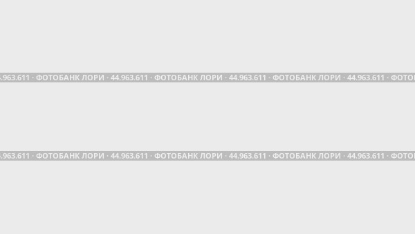 Набор анимаций, игральная карта "Тройка червей". Анимации: прозрачность, масштабирование, переход сверху вниз, переход слева направо, скольжение вверх-вниз, скольжение слева направо. Стоковое видео, видеограф Карпенко Алексей / Фотобанк Лори
