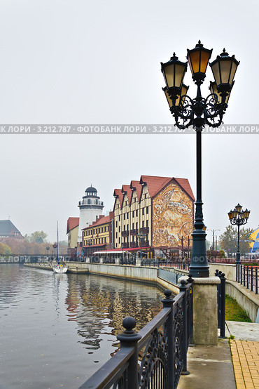 Над Рыбной деревней туман... Калининград (2011 год). Редакционное фото, фотограф Сергей Трофименко / Фотобанк Лори