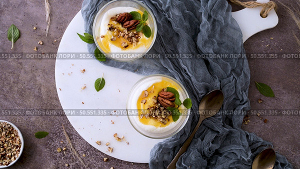 Natas do Ceu is a traditional Portuguese dessert to be eaten with a spoon. Стоковое фото, агентство Ingram Publishing / Фотобанк Лори