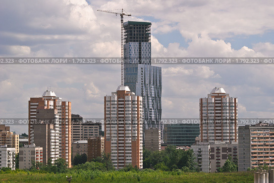 Небоскреб на Мосфильмовской. Жилой комплекс. (2010 год). Стоковое фото, фотограф Алёшина Оксана / Фотобанк Лори