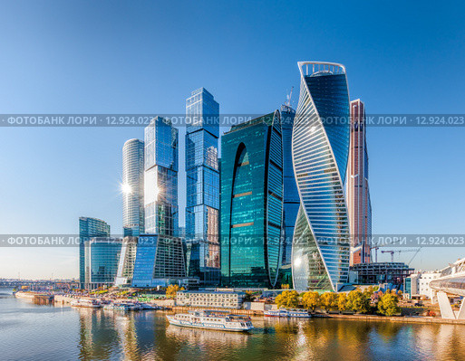 Небоскребы ММДЦ "Москва-Сити" (2015 год). Редакционное фото, фотограф photoff / Фотобанк Лори