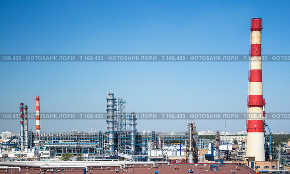 Нефтеперерабатывающий завод. Стоковое фото, фотограф Юрий Губин / Фотобанк Лори