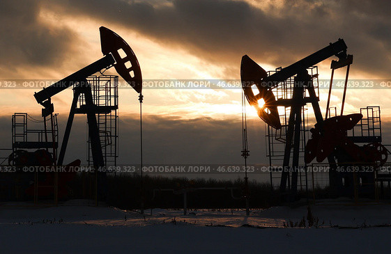 Нефтяные станки-качалки. Стоковое фото, фотограф Егор Алеев / ТАСС / Фотобанк Лори