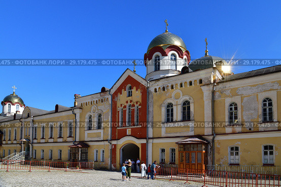 New Athos, Abkhazia - June 3. 2018. courtyard in Novy Afonsky for men Monastery. Редакционное фото, фотограф Володина Ольга / Фотобанк Лори