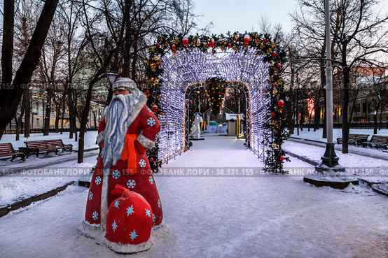 New Year's installations on Tverskoy Boulevard in Moscow. Russia (2016 год). Стоковое фото, фотограф Наталья Волкова / Фотобанк Лори