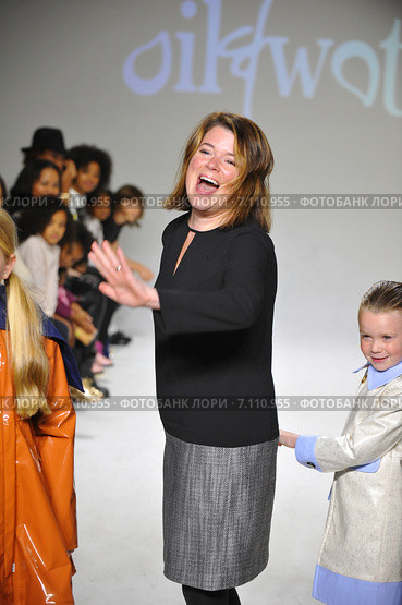 NEW YORK, NY - OCTOBER 18: Designer Amy Wismar walks the runway with models during the Oil & Water preview at petitePARADE / Kids Fashion Week at Bathhouse Studios on October 18, 2014 in New York City. Редакционное фото, фотограф Anton Oparin / Фотобанк Лори