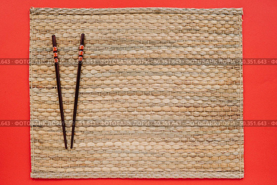 nice chopsticks napkin. Стоковое фото, агентство Ingram Publishing / Фотобанк Лори