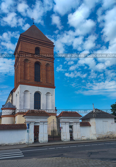 Николаевский костел, Республика Беларусь, п. Мир (2024 год). Стоковое фото, фотограф Ирина / Фотобанк Лори