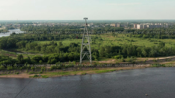 Нижний Новгород. Река Волга и канатная дорога над ней. Вид с воздуха. Nizhniy Novgorod. Volga river and cable car. Aerial view. (2022 год). Стоковое видео, видеограф Евгений Романов / Фотобанк Лори