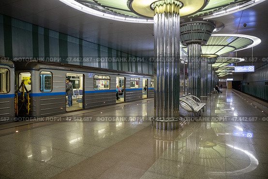 Nizhny Novgorod metro, Strelka station (2023 год). Редакционное фото, фотограф Юлия Бабкина / Фотобанк Лори