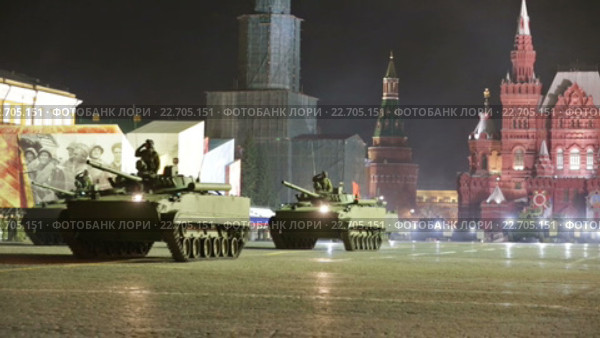 Ночная репетиция парада на Красной площади в честь 71-й годовщины Дня Победы. Колонна БМП-3 производства Курганмашзавод (2016 год). Редакционное видео, видеограф Игорь Долгов / Фотобанк Лори