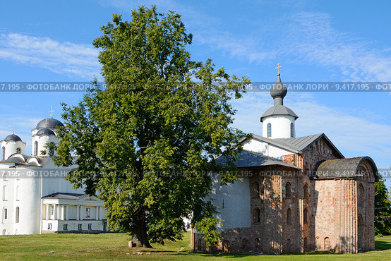Новгород Великий, Церковь Параскевы Пятницы на Торгу (2015 год). Стоковое фото, фотограф Ольга Остроухова / Фотобанк Лори