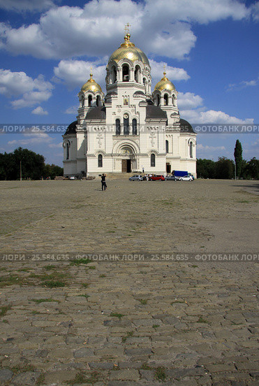 NOVOCHERKASSK, RUSSIA - SEPTEMBER 17, 2011: The Ascension Cathedral in Novocherkassk, Rostov Oblast, Russia. Стоковое фото, фотограф Шилер Анастасия / Фотобанк Лори